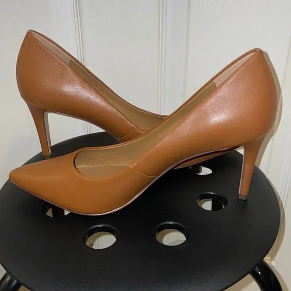 14th & Union Pumps Size 11 - Picture 6 of 10